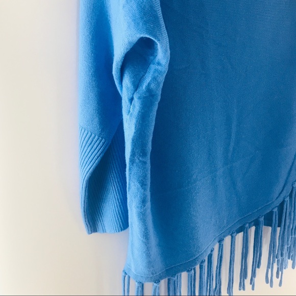 Draper’s & Damon’s Powder Blue Asymmetrical Fringe - Picture 5 of 9
